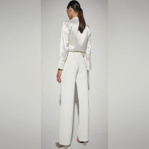 KIANNA - New - With tag - Size 4 Ivory Flare Pants